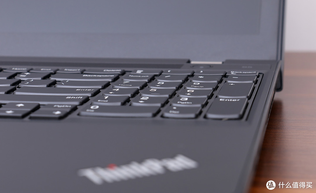 可玩游戏的“商务本”，ThinkPad 黑将 2017 笔记本体验