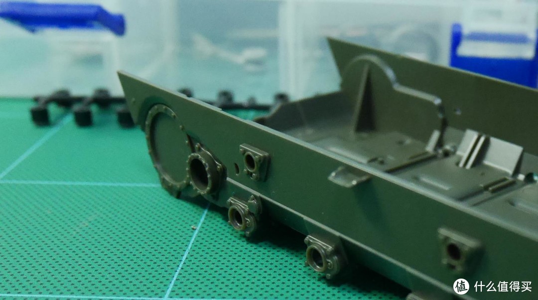 浓妆淡抹总相宜----MENG Model 俄罗斯T-72B3主战坦克1/35塑料拼装模型众测报告