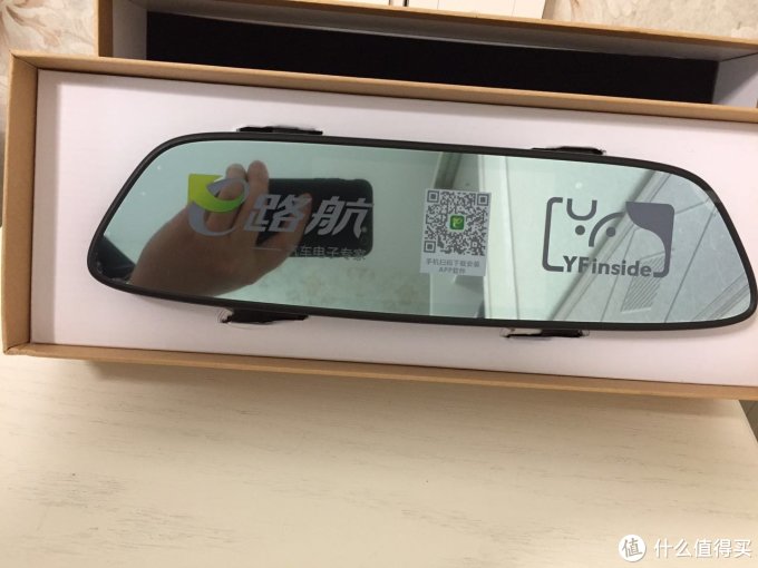 行车小伴侣:e路航 小度 智能行车记录仪
