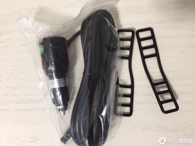 行车小伴侣:e路航 小度 智能行车记录仪