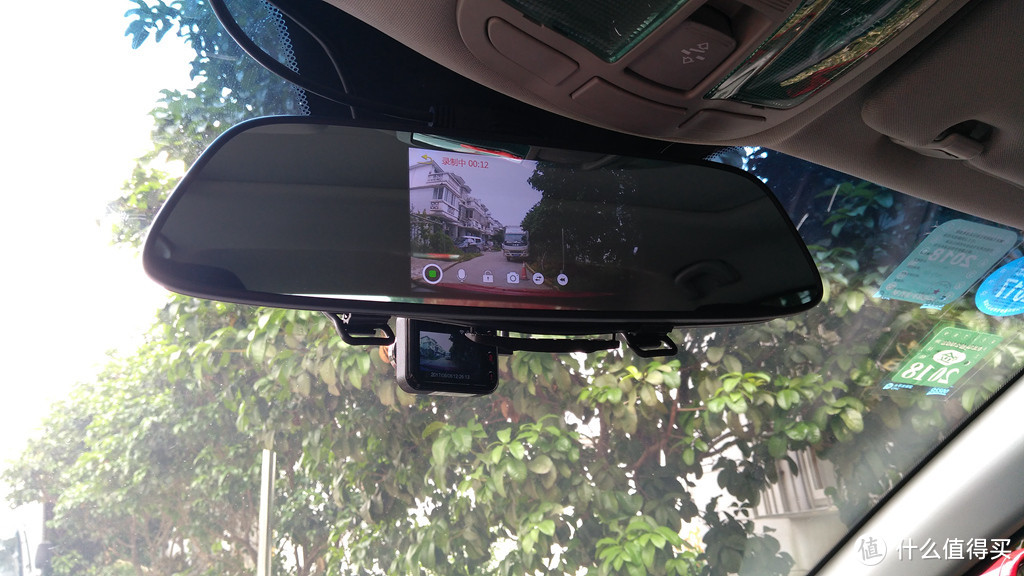 老司机的第二块后视镜，画质略显不足-e路航小度智能行车记录仪体验