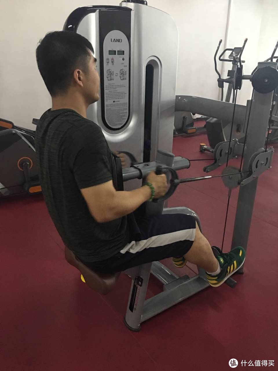 同种科技，不同侧重，伴我们度过挥洒汗水的夏天——UNDER ARMOUR THREADBORNE系列男士T恤套装测评报告