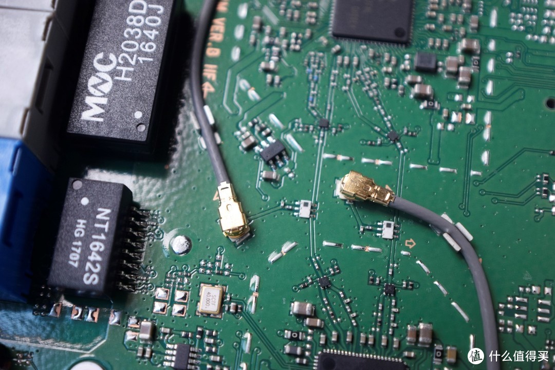 内置天线双频合一可远程控制的荣耀路由x1增强版附拆解