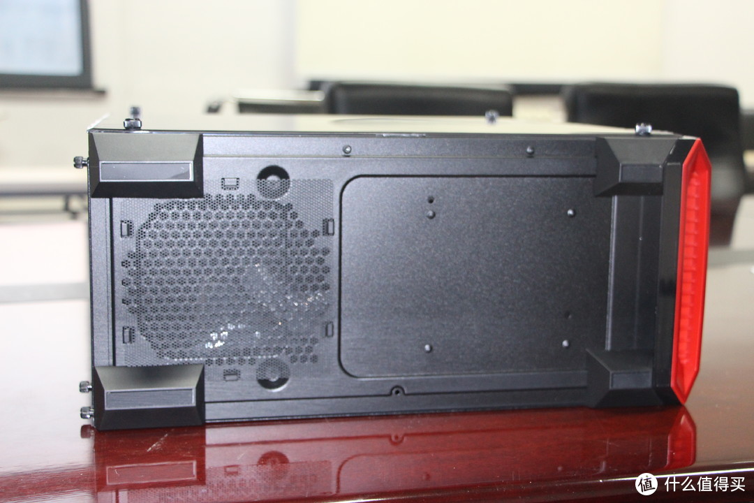 震惊，这个屌丝用500块组了一台机器打GTA5——酷冷至尊 MasterBox Lite5机箱评测