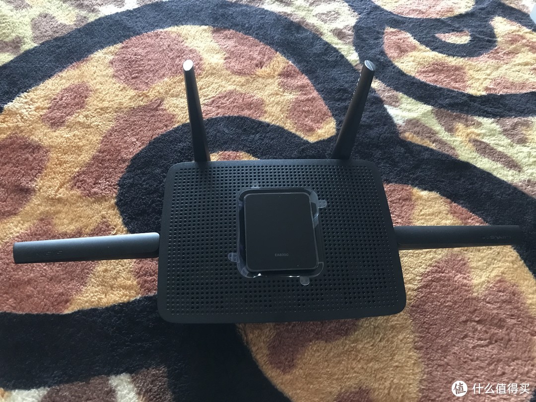 何为三频？LINKSYS EA8300 路由器评测