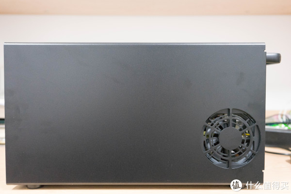 掌控雷电?—— AKiTiO Node -Thunderbolt 3外置显卡转接盒十字评测