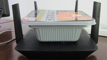 外观像盒饭的路由器：LINKSYS EA8300 三频路由器众测报告