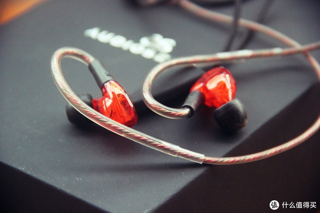 让耳朵享受纯正人声的音色——傲胜AudioSenseT180 可换线蓝牙动铁监听耳机