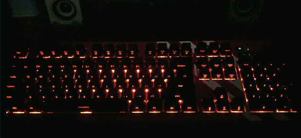 美的不像实力派——黑爵AK60 RGB机械键盘 银轴版