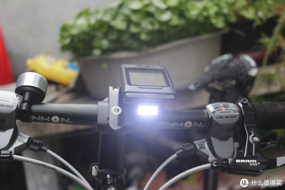 自行车，码表，车灯三者合一的全新夜骑新体验---山人 Discovery 智能码灯评测
