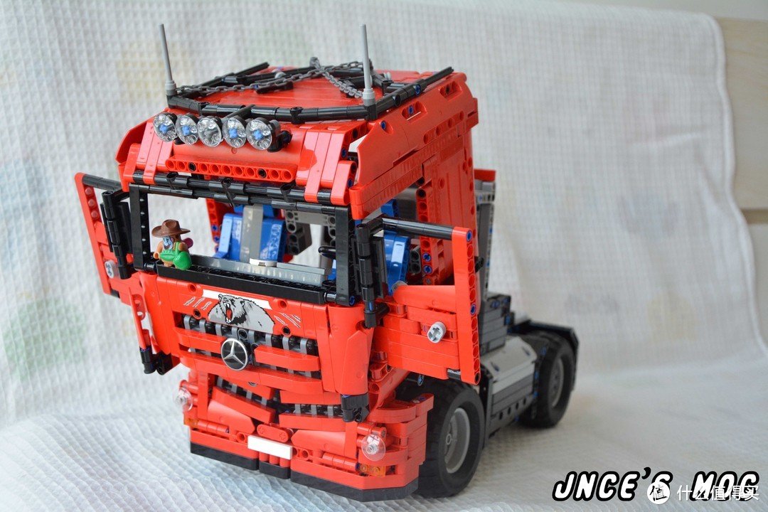 #原创新人# LEGO 乐高科技MOC — Mercedes Benz Arcos by JNCE