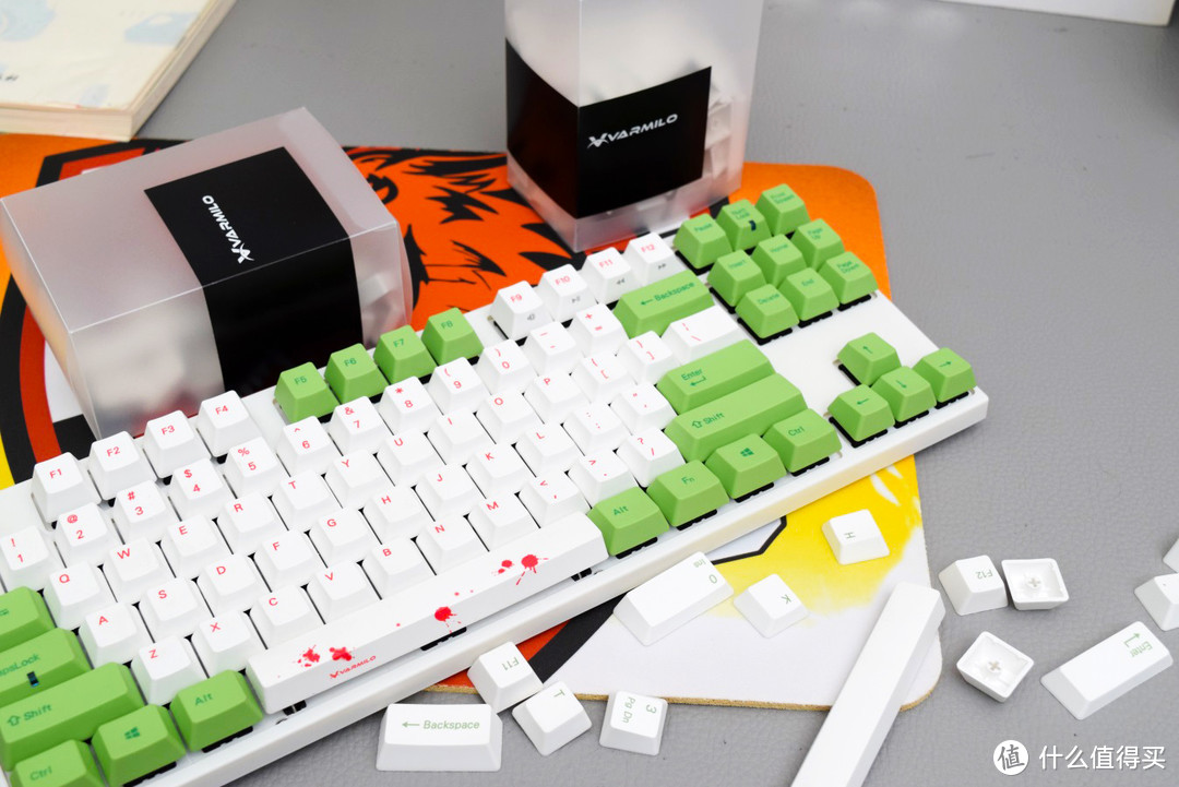 #原创新人#自古红蓝出CP，再加一个草木绿 ：Varmilo 阿米洛 VA87M多种键帽晒单