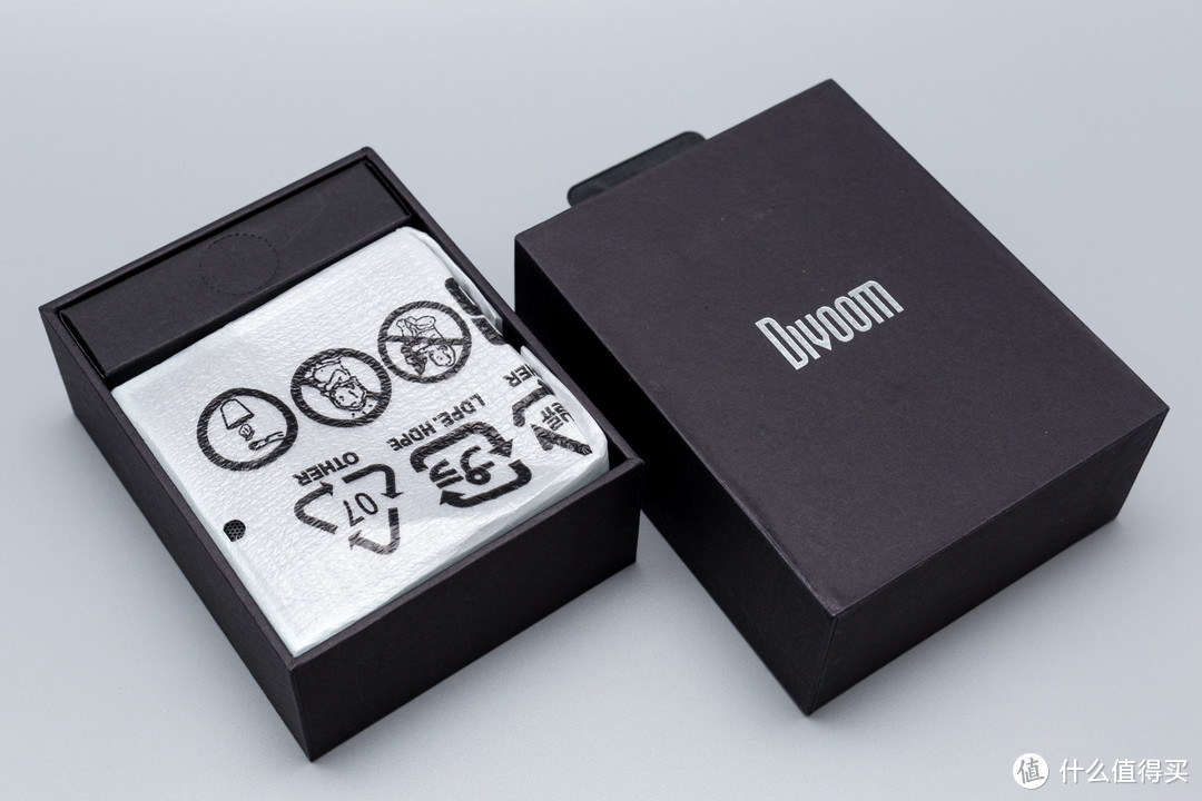 #本站首晒#不能画画的闹钟不是好音箱：DIVOOM Timebox mini 简测