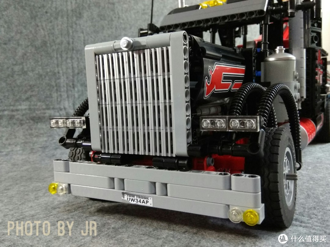 擎天柱，就决定是你了！ LEGO 科技组8285 A模式重型美式拖车