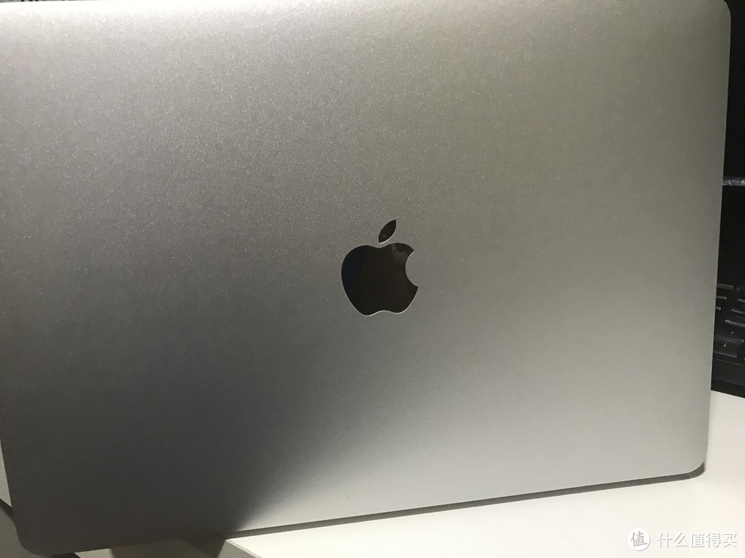 来自港行官翻 macbook pro 2016 的蜜汁喜爱~究竟吼不吼，见仁见智吧