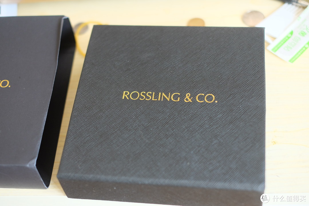 女王送的礼物 — Rossling &Co. 白盘蓝针40mm机械表，内有喵星人