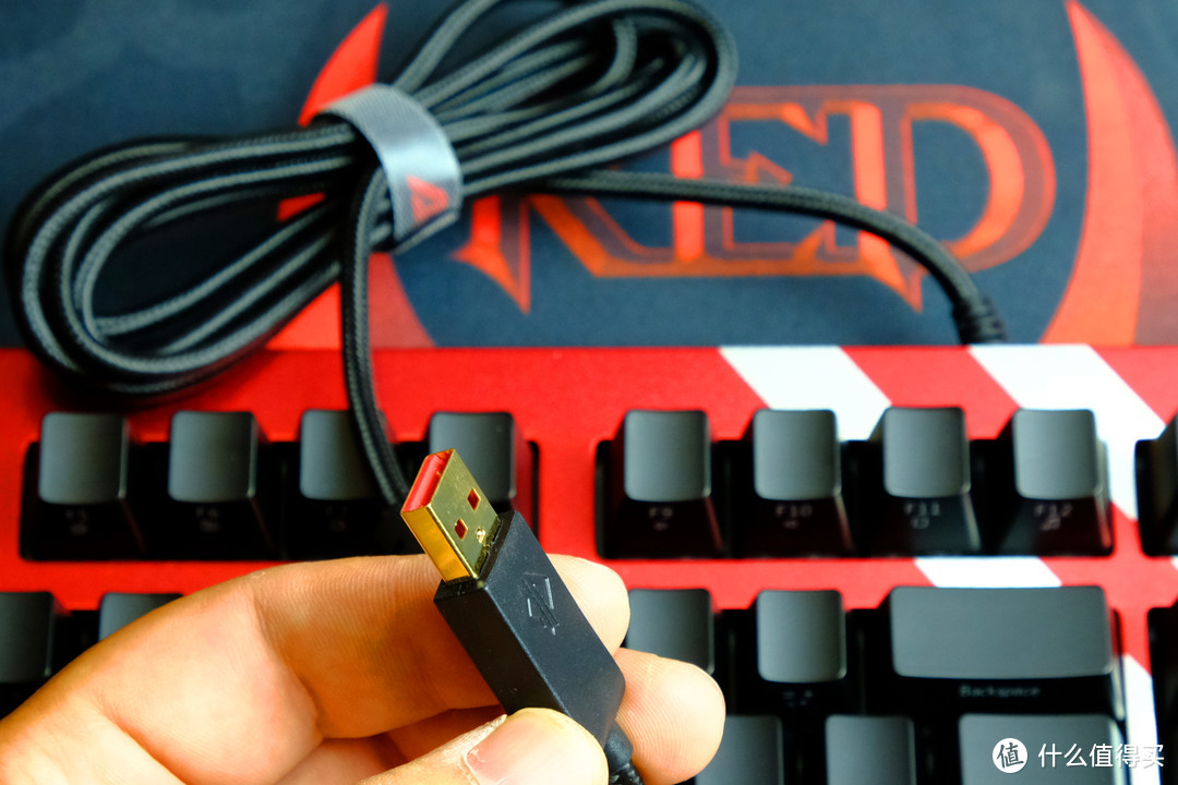 游戏玩家值得一试：黑爵AK60 RGB键盘轻体验
