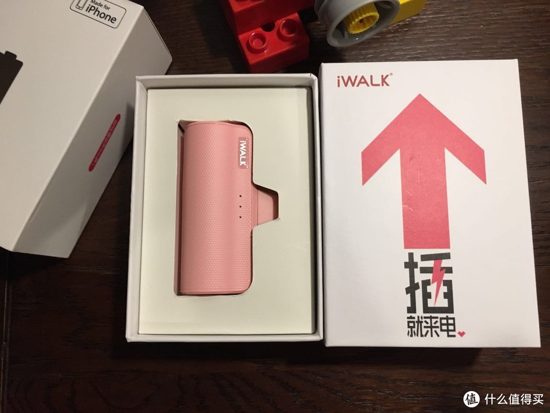 轻巧便携-充电宝细分市场-iWALK 爱沃可 口袋充电宝