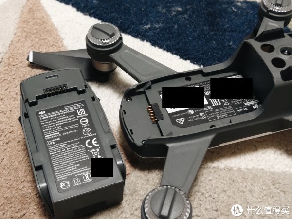 首页 消费众测 众测报告 评测详情 spark的电池安装后充当了无人机的