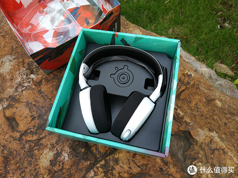 无拘无束的自由—SteelSeries 赛睿 Arctis 寒冰7 耳机开箱