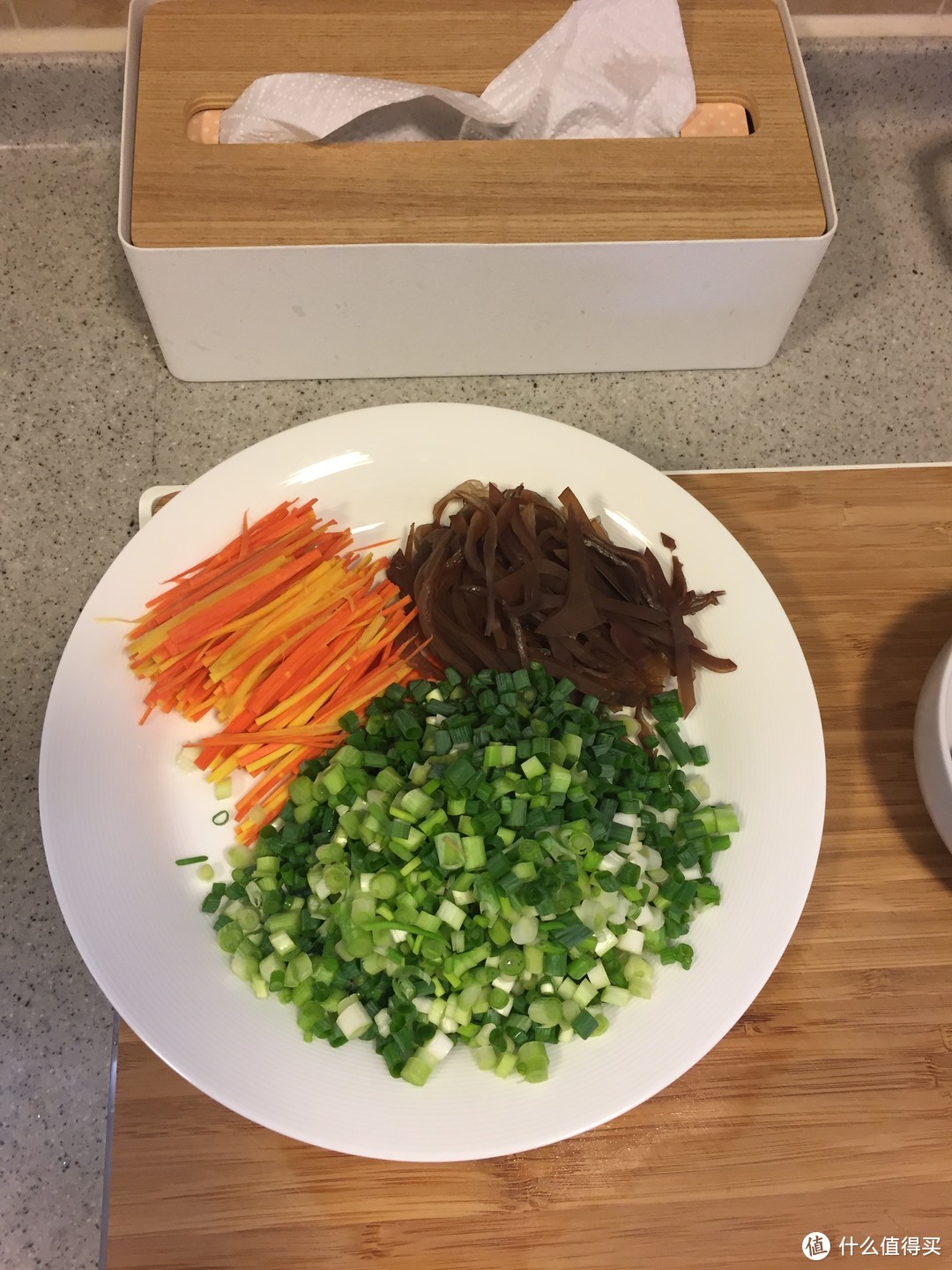 在家吃饭：一顿简单的晚饭，鱼香乌鱼丝和乌鱼豆腐汤