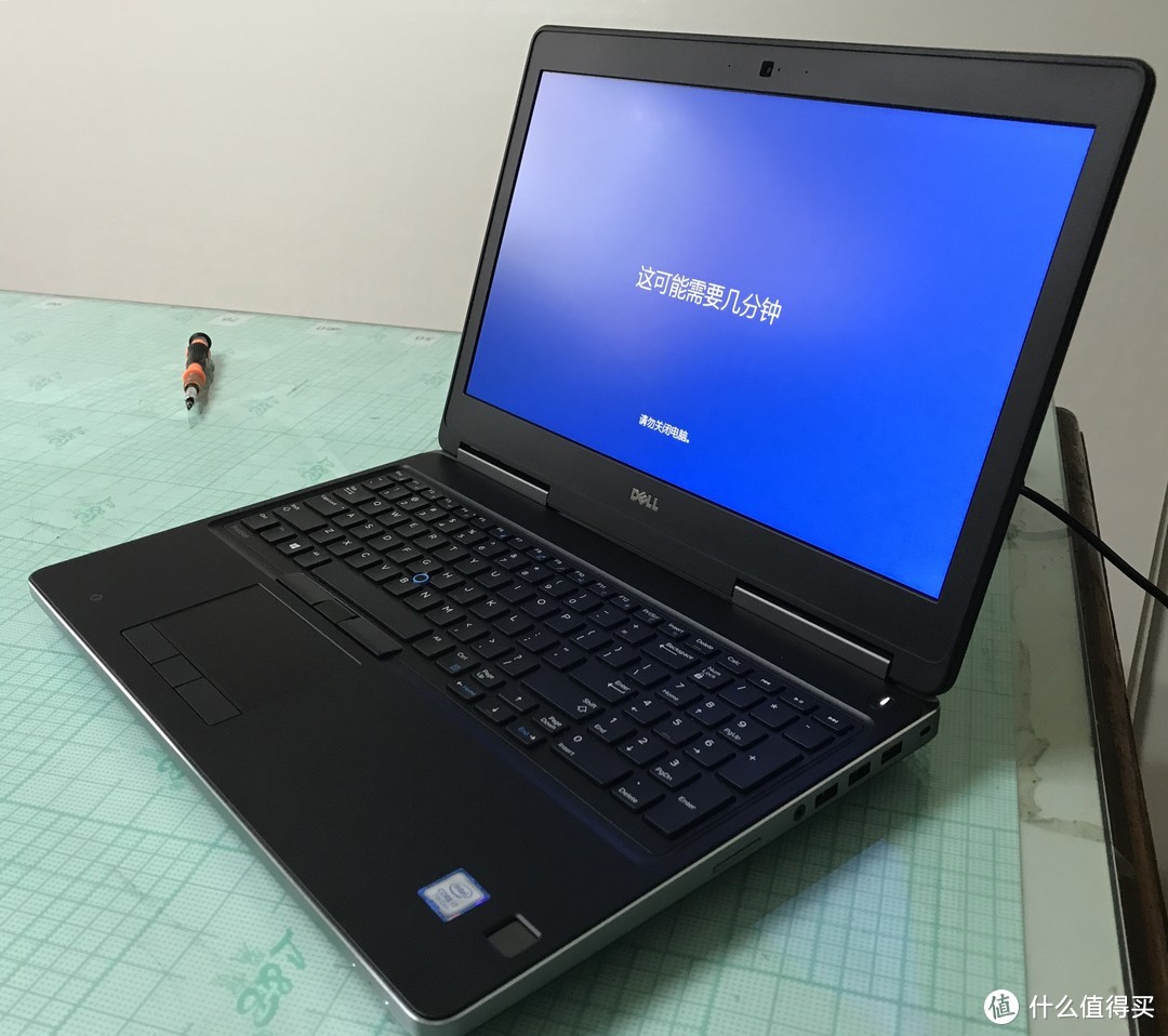 老板要换电脑——DELL戴尔 Precision 7520移动工作站简易开箱