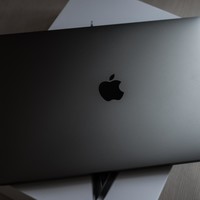 Apple MacBook Pro 13.3英寸笔记本电脑外观展示(厚度|外壳)