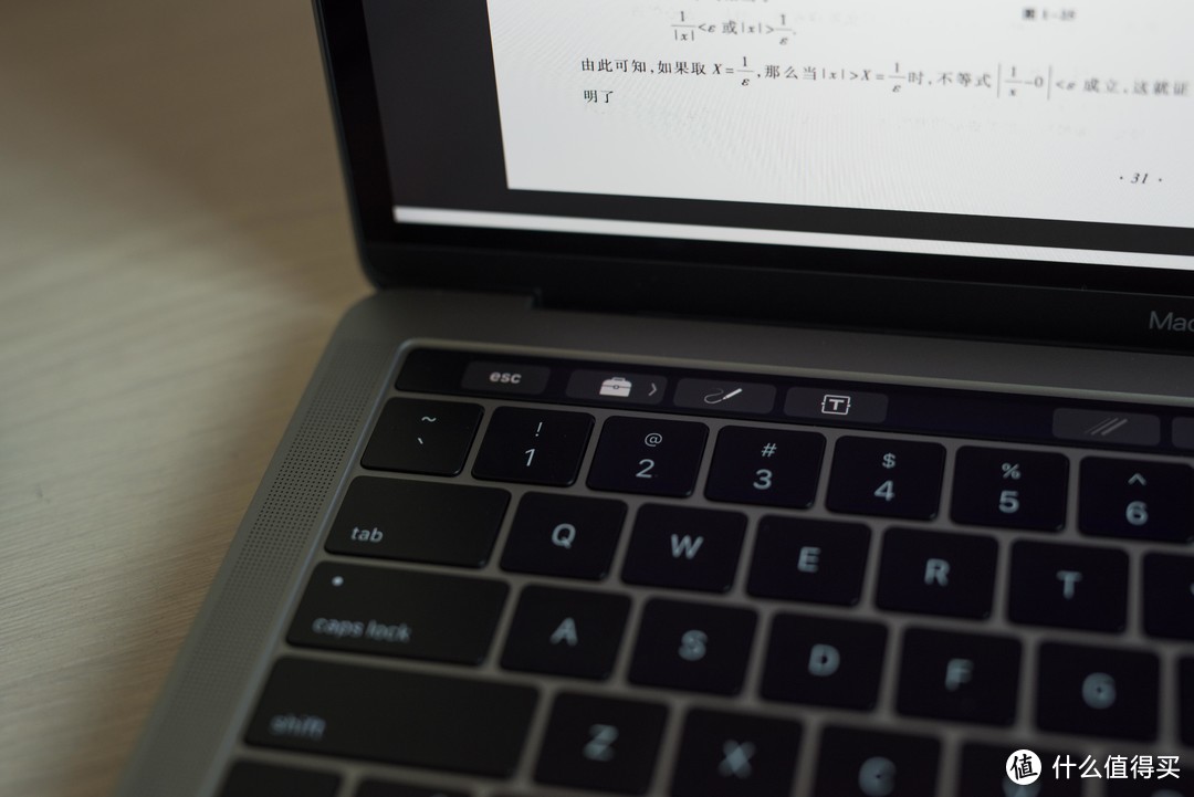 #原创新人# 苹果macbook pro 2017 带bar高配11天使用感受