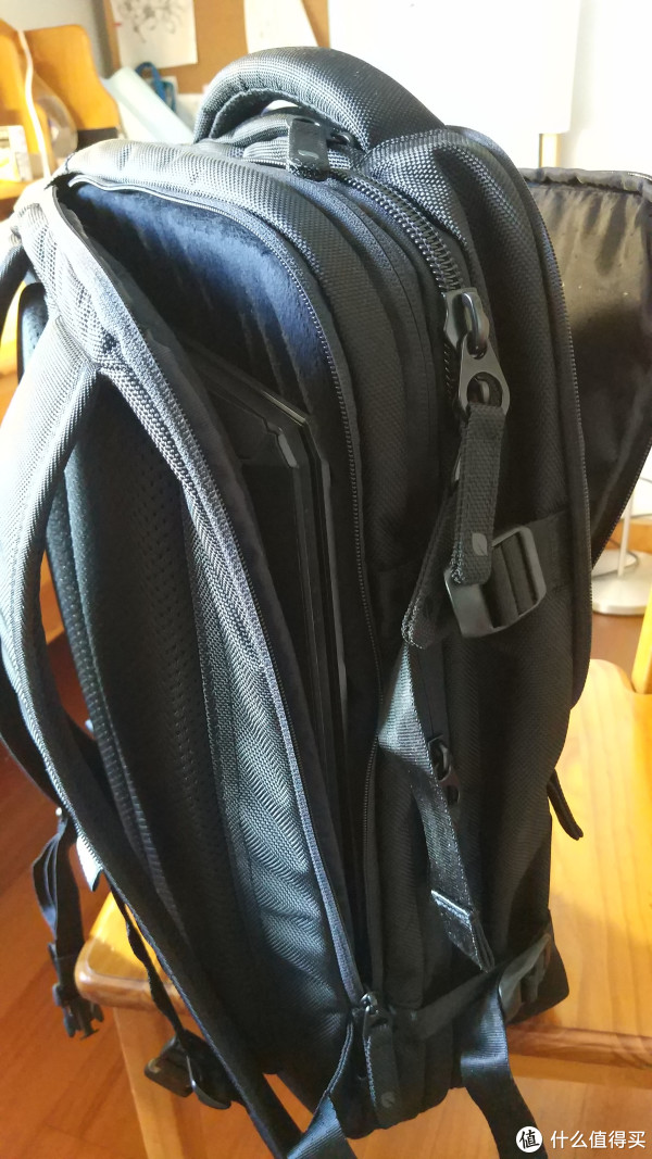 笔记本电脑仓,刚好放下一台15英寸笔记本 笔记本电脑仓,刚好放下一台15英寸笔记本