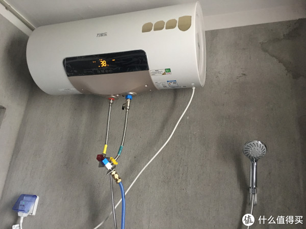 2 电热水器相伴