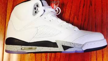 耐克 AIR JORDAN 5“White Cement” 篮球鞋　开箱感受(水晶底|颜值|做工|脚感)