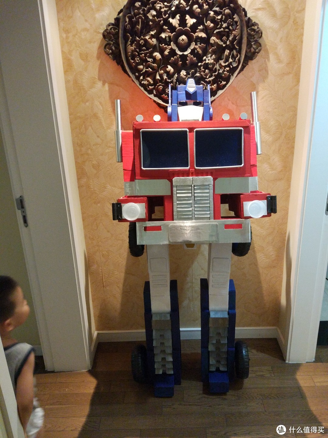 汽车人变形出发! — 奶爸吴工 纸盒打造能变形的擎天柱!