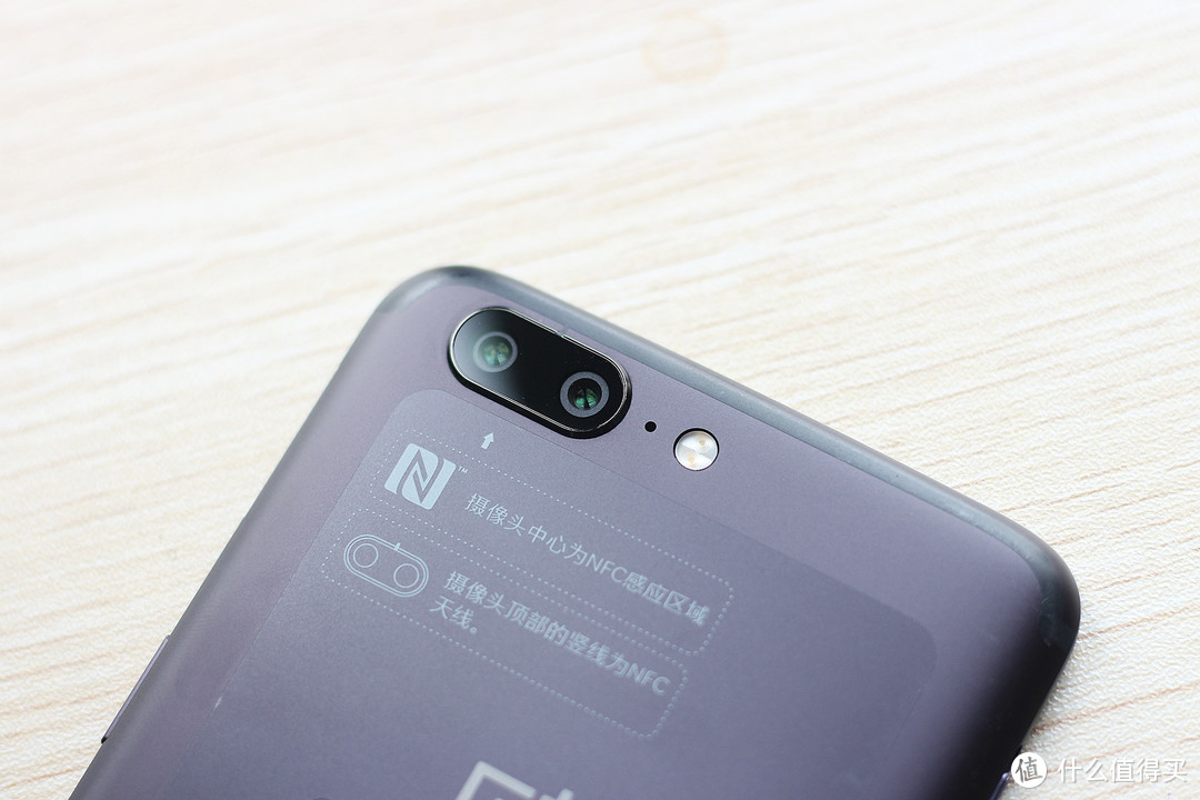 OPPO R11的高配版：Oneplus 一加5 手机 开箱晒物