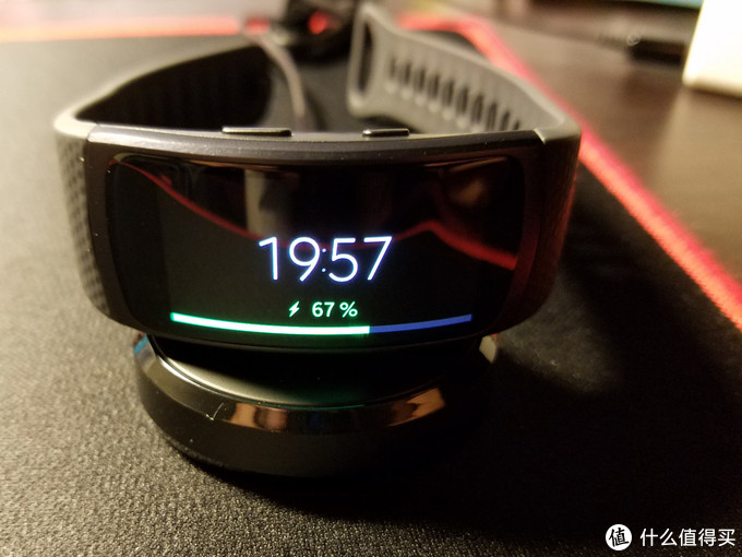 Samsung 三星 gear fit2 智能手环 开箱和简单比较