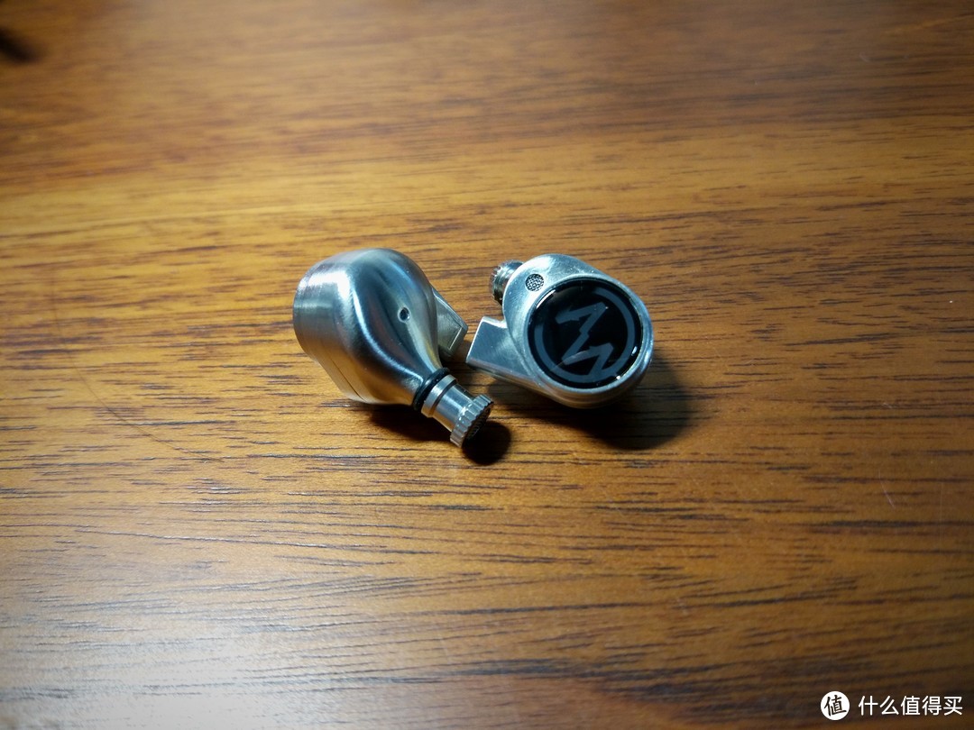 视觉与听觉的双重享受：简评脉歌GT600s圈铁HiFi入耳式有线耳机