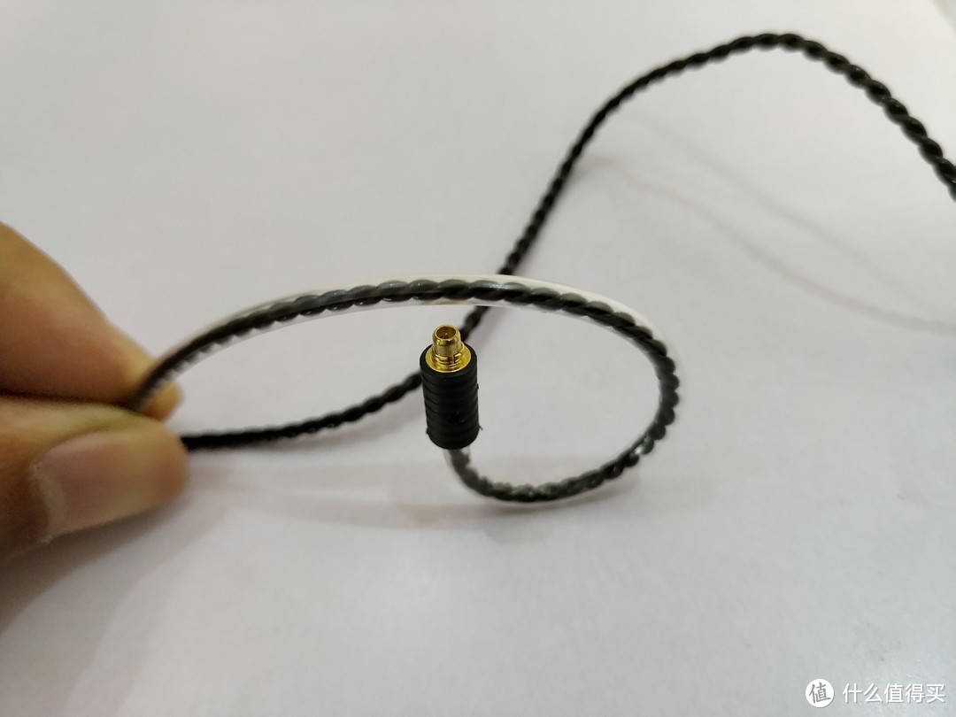 简测 脉歌声学GT600S 圈铁HiFi入耳式有线耳机。