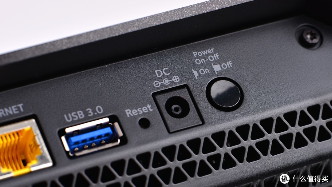升级千兆宽带上网还是慢？原因可能是没买这个：NETGEAR 网件 夜鹰X6S  R8000P无线路由器拆解评测