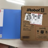 iRobot Braava jet? 240 喷水擦地机器人外观展示(接触口|充电器|抹布|电池|出水口)