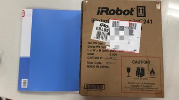 iRobot Braava jet? 240 喷水擦地机器人外观展示(接触口|充电器|抹布|电池|出水口)