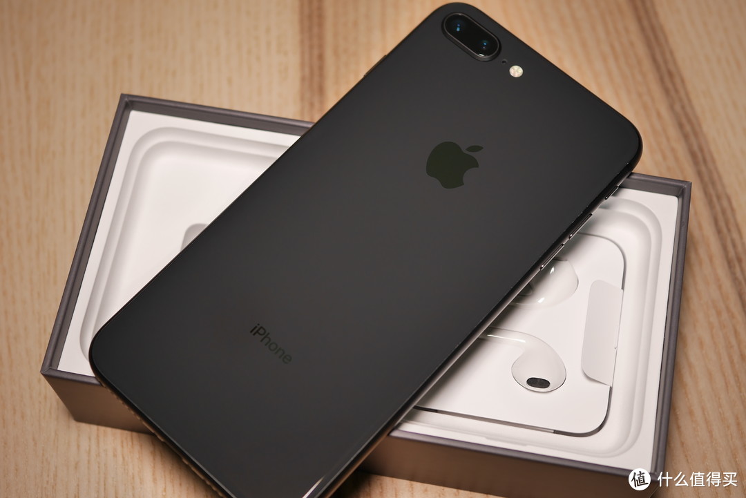 为啥要换iPhone 8？ — iPhone 8 Plus 深空灰色 开箱与7 Plus 对比