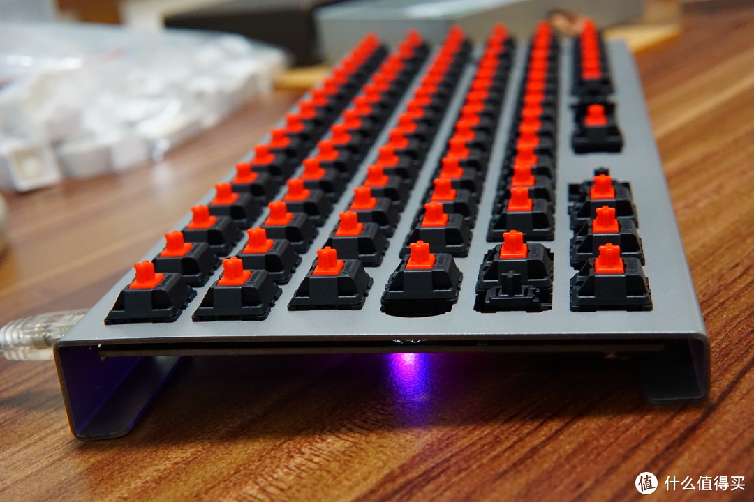 使用奇美拉主控！xd84 樱桃红轴 机械键盘 不锈钢弯折外壳 组装记录