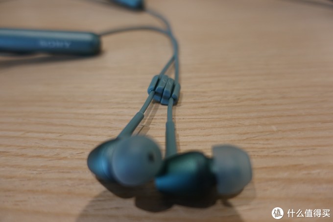 新老对决：SONY 索尼 WI-H700 VS SONY 索尼 MDR-EX750BT 蓝牙耳机