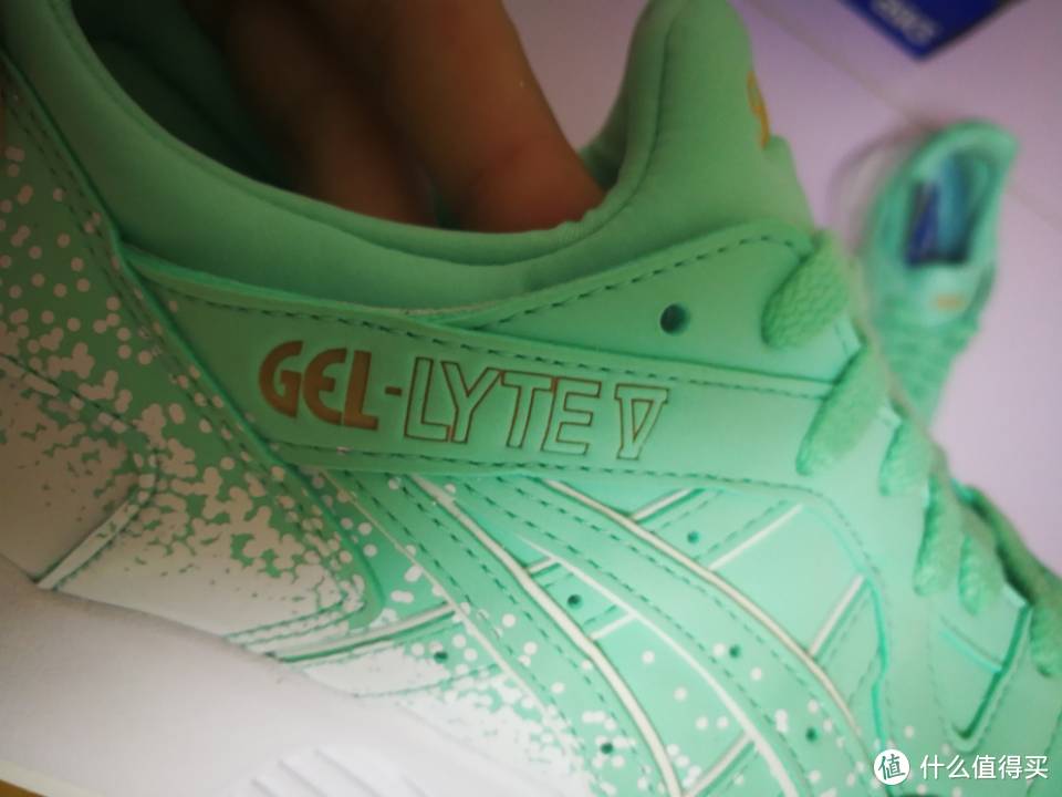 异常清新的原谅色：ASICS 亚瑟士 GEL-LYTE V "SNOWFLAKE" 女鞋开箱