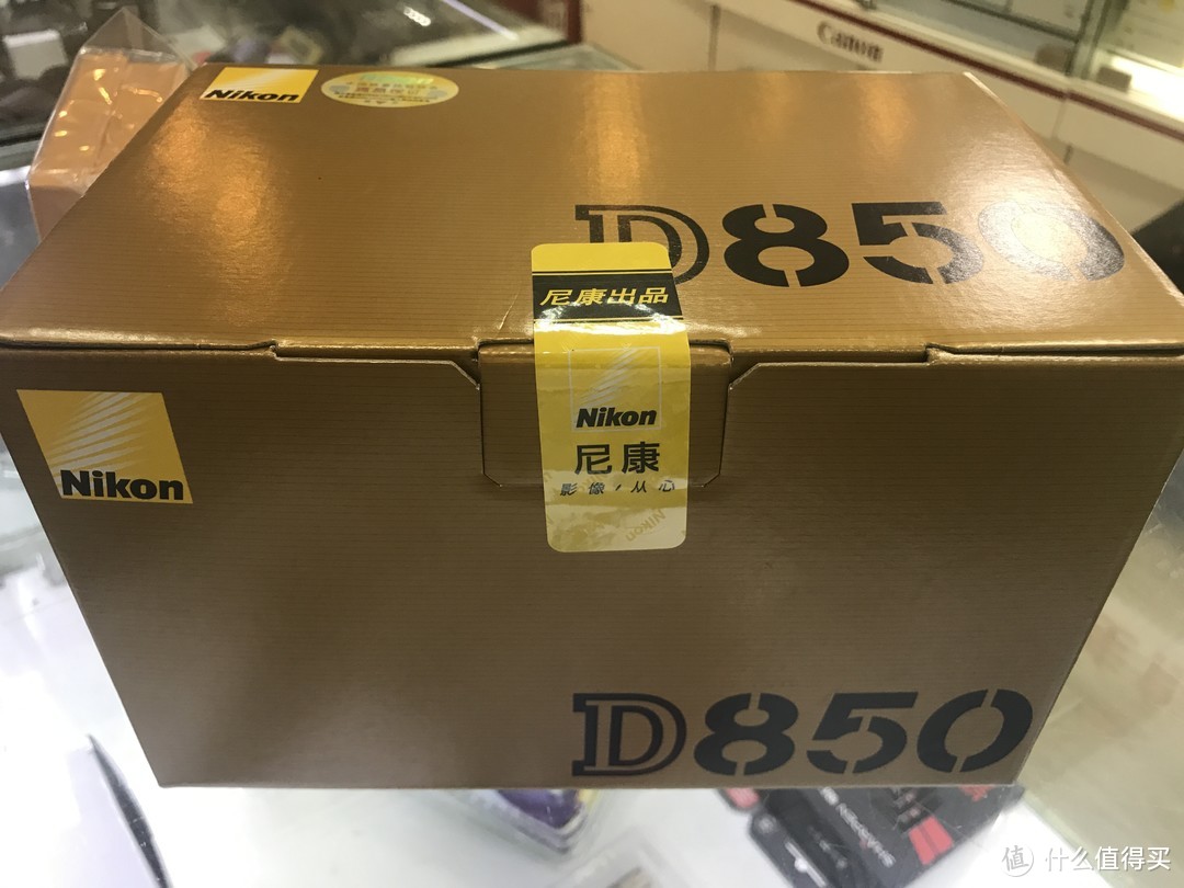 NIkon D850 全画幅三代同堂 — 实力一战，300+图片实测，100分的高速高画质单反！