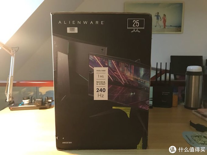 原始灯厂信仰与爆裂刷新率的碰撞：ALIENWARE 外星人 2518H 电竞显示器 开箱