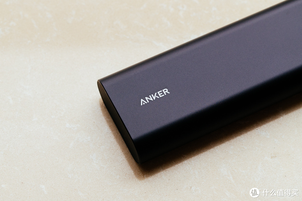 一大一小，搭配正好—anker powercore+ 及 枪炮玫瑰 移动电源 开箱小评