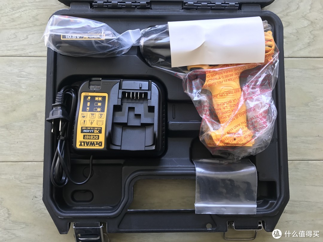 没事买个钻，家庭必备---DEWALT 得伟 DCD701C1 10.8V 锂电起子