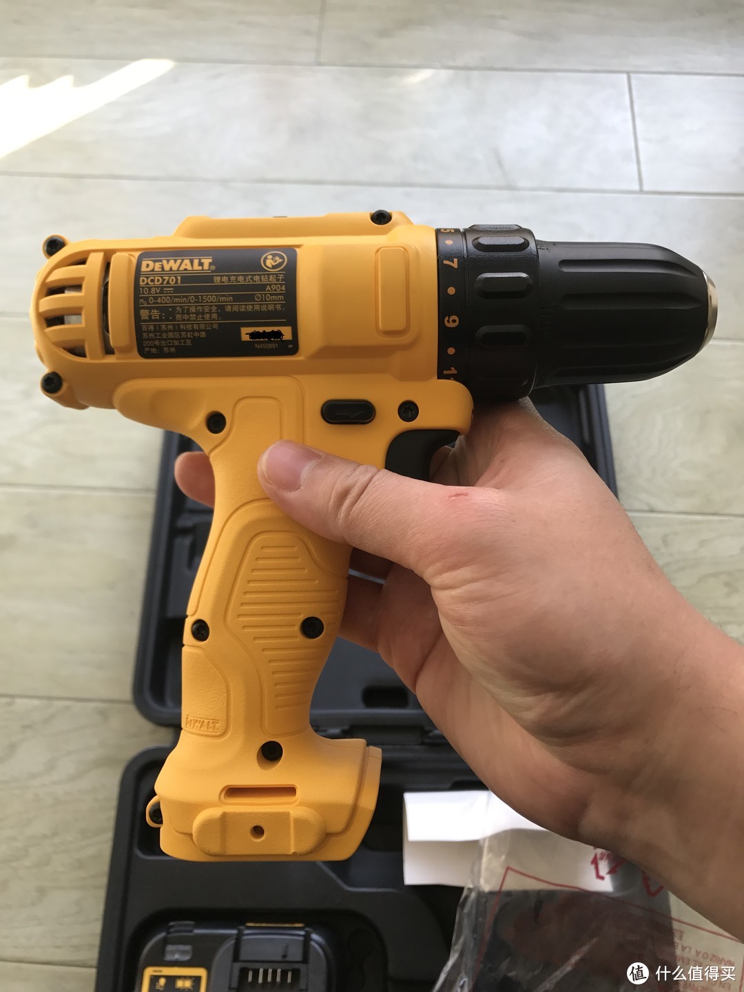 没事买个钻，家庭必备---DEWALT 得伟 DCD701C1 10.8V 锂电起子