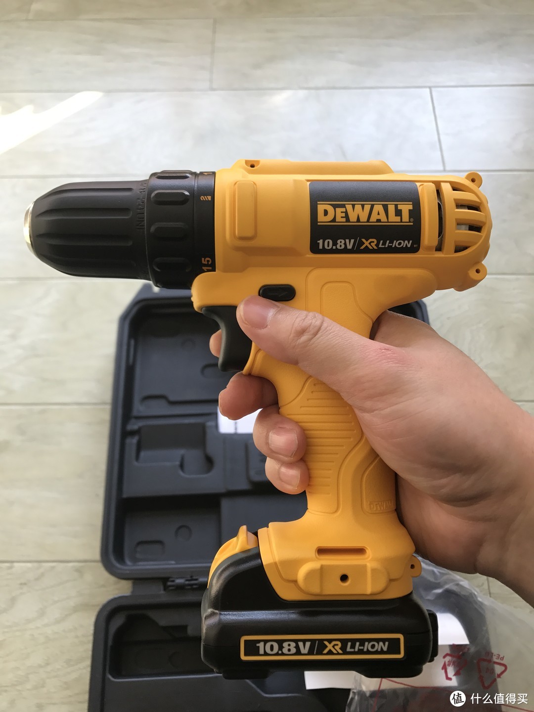 没事买个钻，家庭必备---DEWALT 得伟 DCD701C1 10.8V 锂电起子