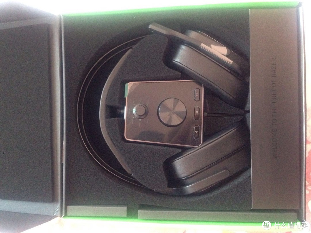 Razer 雷蛇 迪亚海魔V2 开箱—在吃鸡的道路上，你需要队友